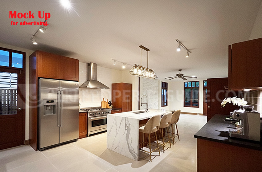 House with Private Pool in Sukhumvit 